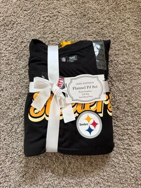 NFL Steelers Black & Gold Flannel PJ Set